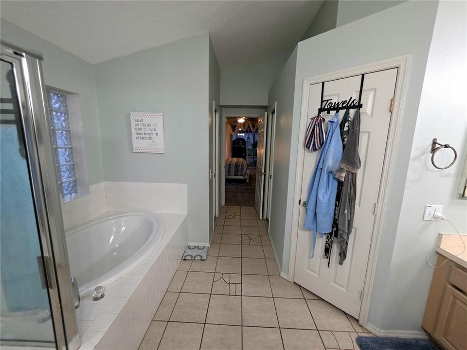 For Sale: $535,000 (3 beds, 2 baths, 2371 Square Feet)