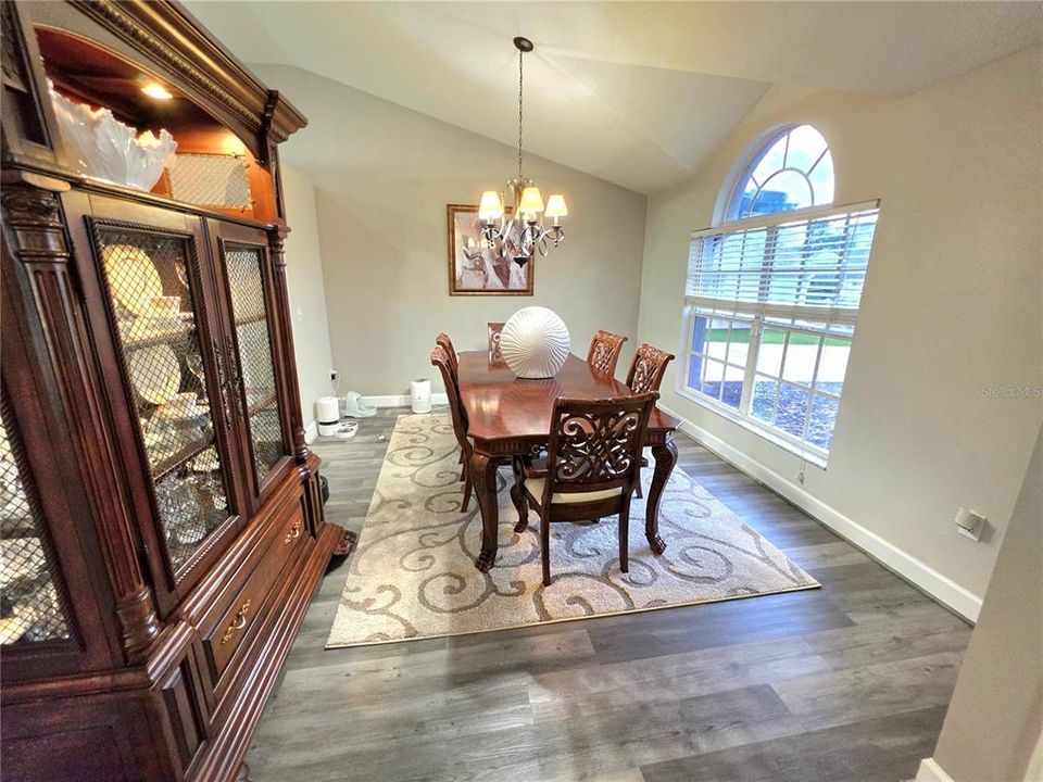 For Sale: $535,000 (3 beds, 2 baths, 2371 Square Feet)