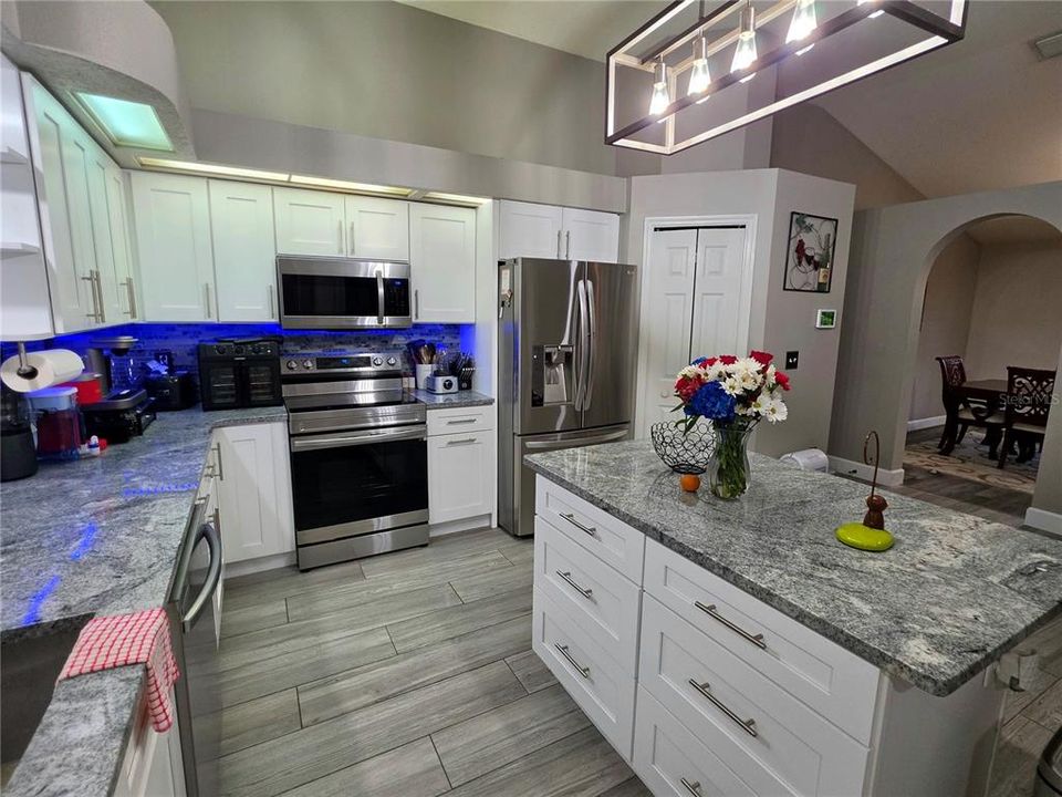 For Sale: $535,000 (3 beds, 2 baths, 2371 Square Feet)