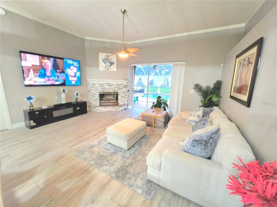For Sale: $535,000 (3 beds, 2 baths, 2371 Square Feet)