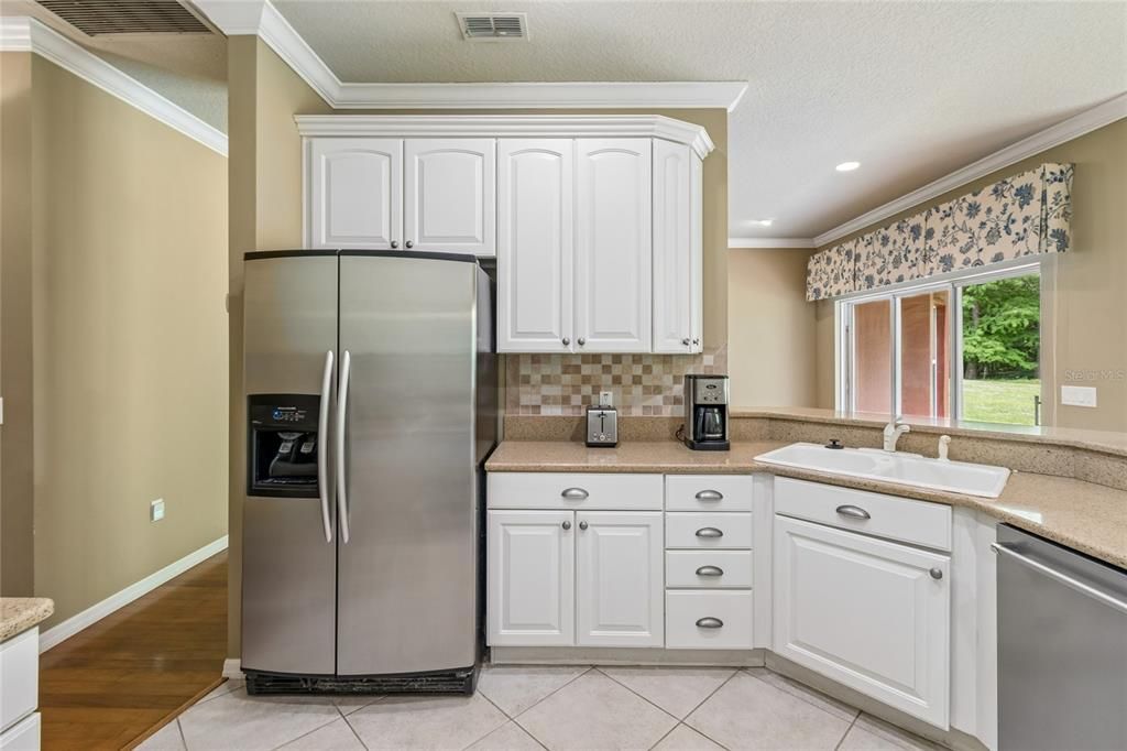 На продажу: $260,000 (2 спален, 2 ванн, 1467 Квадратных фут)