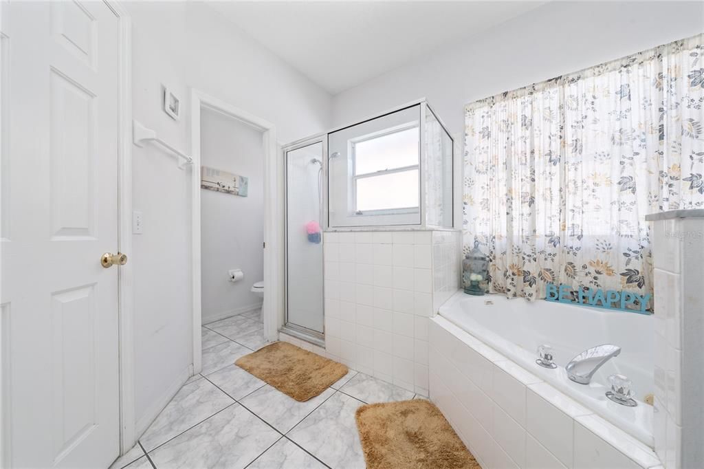 For Sale: $352,000 (4 beds, 3 baths, 2308 Square Feet)