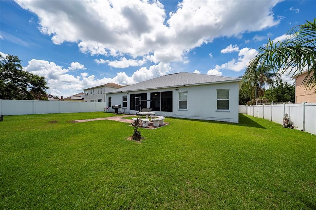 For Sale: $352,000 (4 beds, 3 baths, 2308 Square Feet)