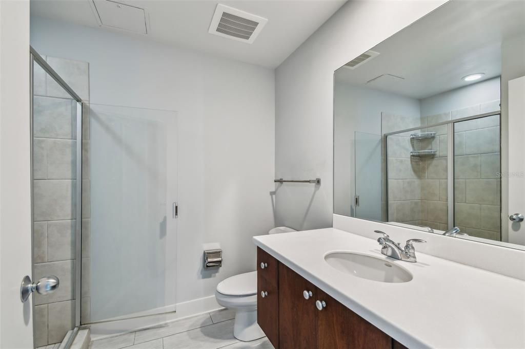 For Sale: $550,000 (2 beds, 2 baths, 1229 Square Feet)