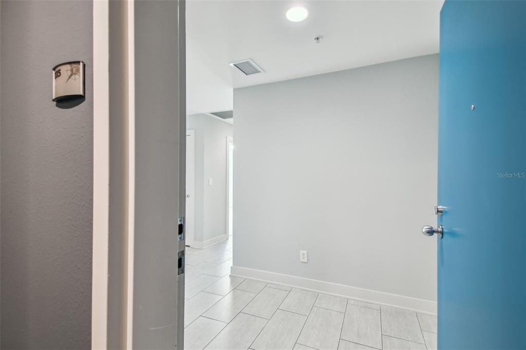 For Sale: $550,000 (2 beds, 2 baths, 1229 Square Feet)