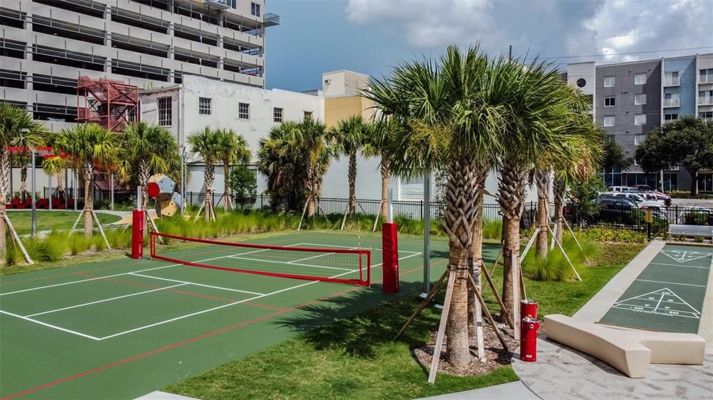 For Sale: $550,000 (2 beds, 2 baths, 1229 Square Feet)
