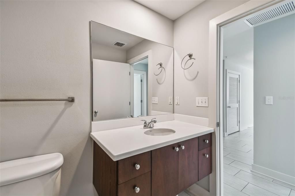 For Sale: $550,000 (2 beds, 2 baths, 1229 Square Feet)