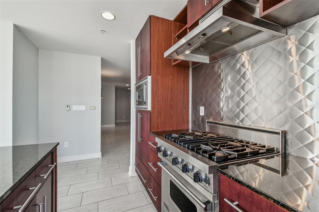 For Sale: $550,000 (2 beds, 2 baths, 1229 Square Feet)