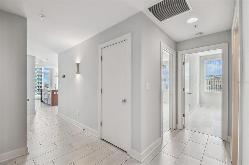 For Sale: $550,000 (2 beds, 2 baths, 1229 Square Feet)