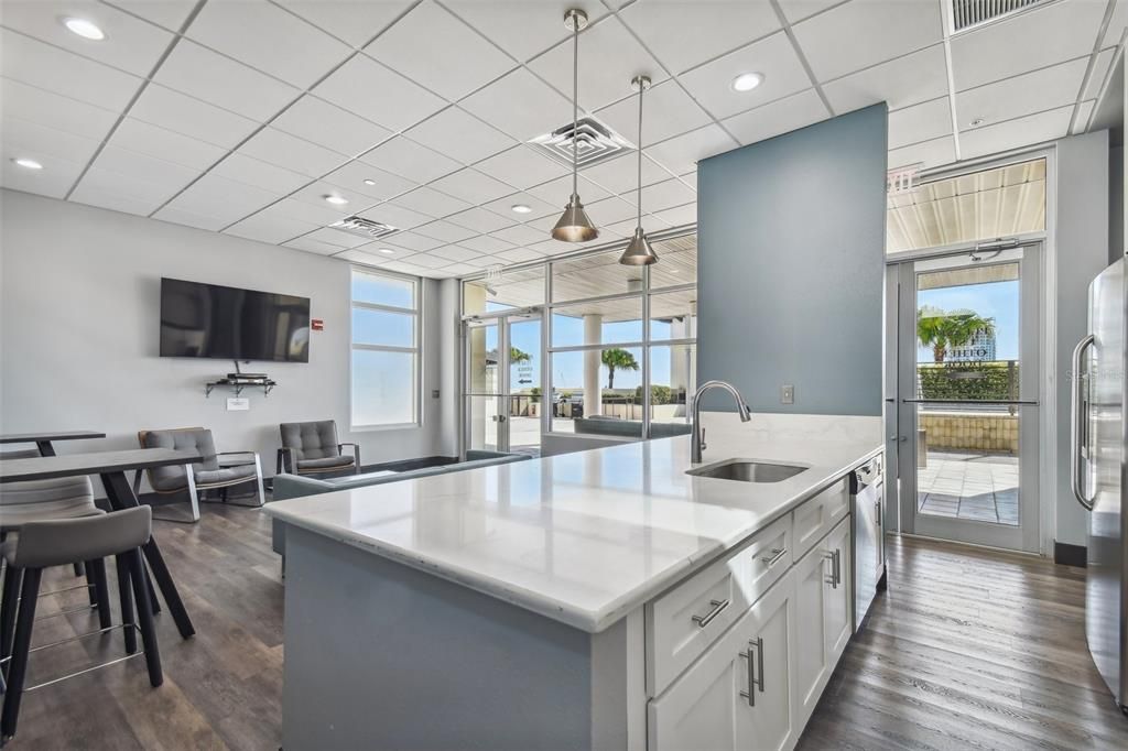 For Sale: $550,000 (2 beds, 2 baths, 1229 Square Feet)