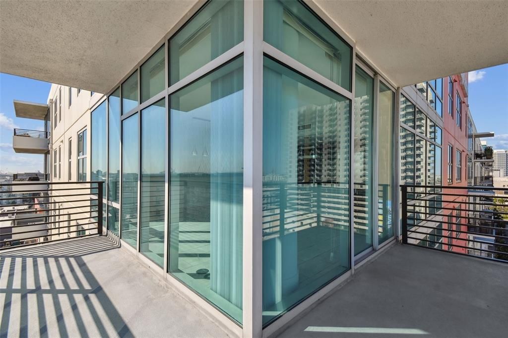 For Sale: $550,000 (2 beds, 2 baths, 1229 Square Feet)