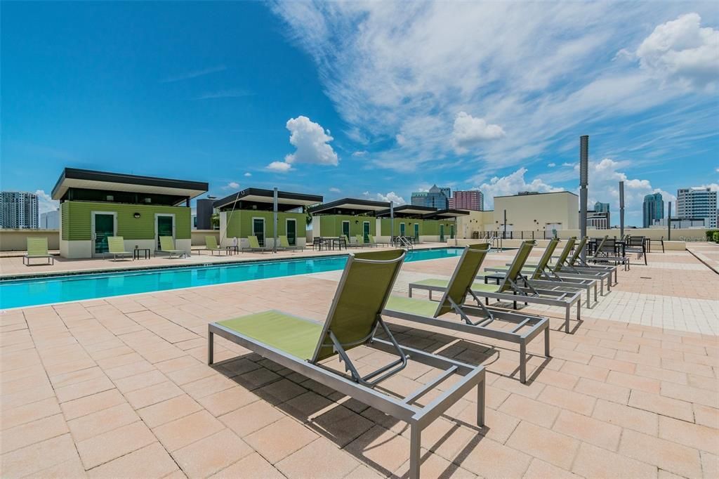 For Sale: $550,000 (2 beds, 2 baths, 1229 Square Feet)