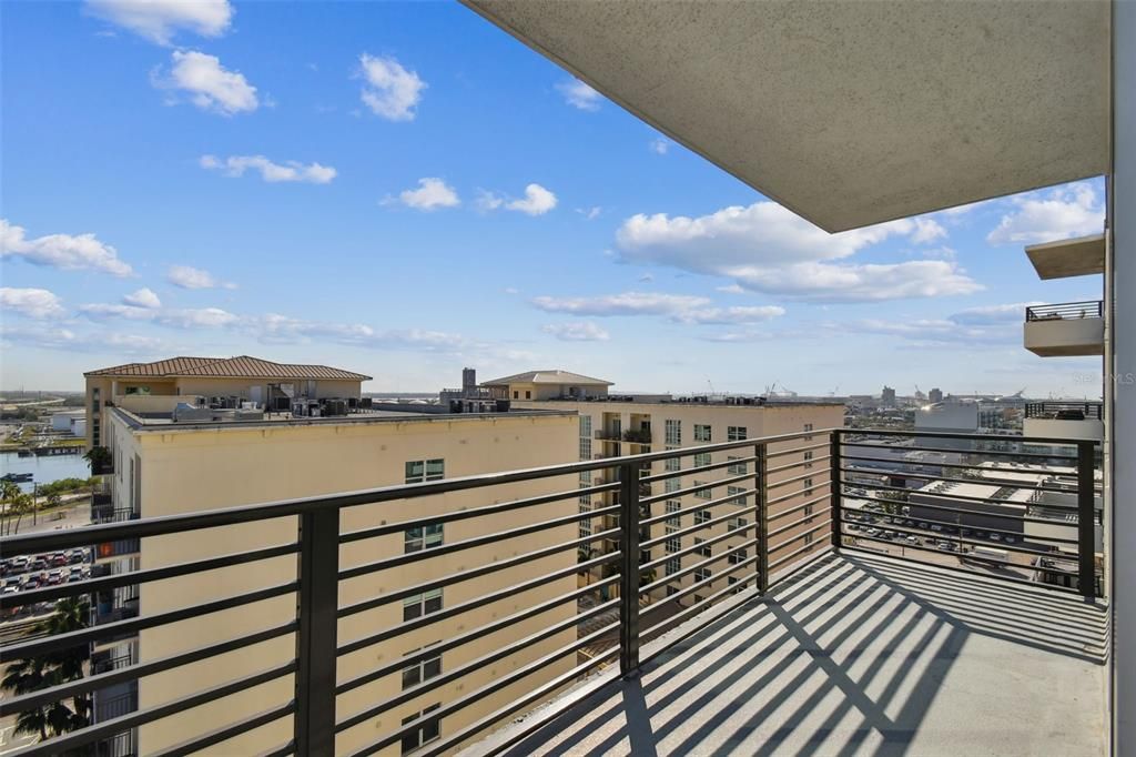 For Sale: $550,000 (2 beds, 2 baths, 1229 Square Feet)