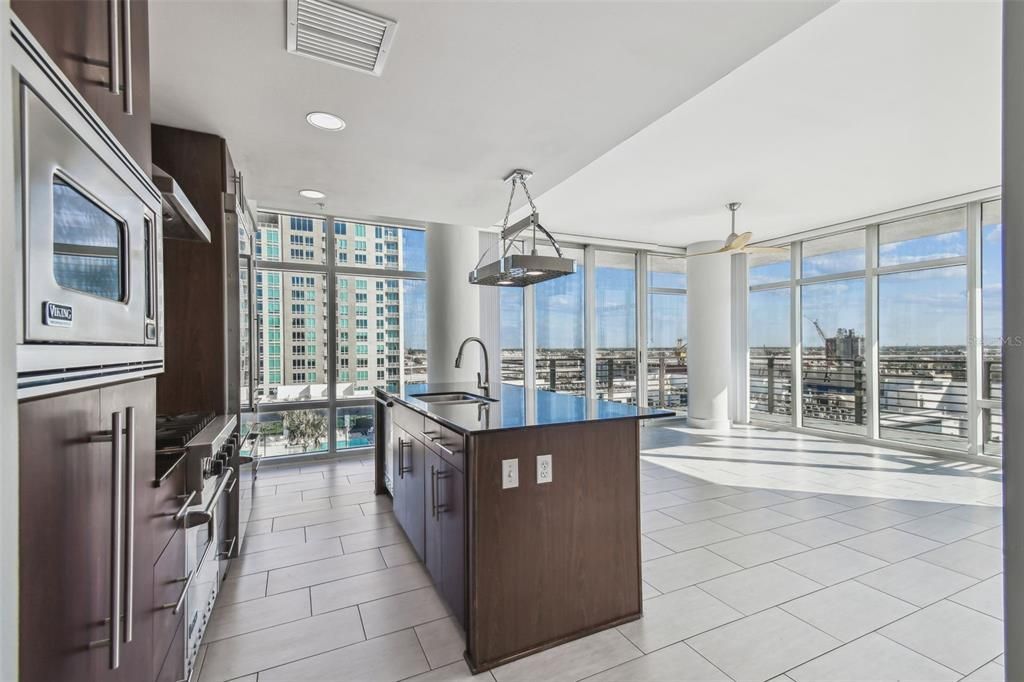 For Sale: $550,000 (2 beds, 2 baths, 1229 Square Feet)
