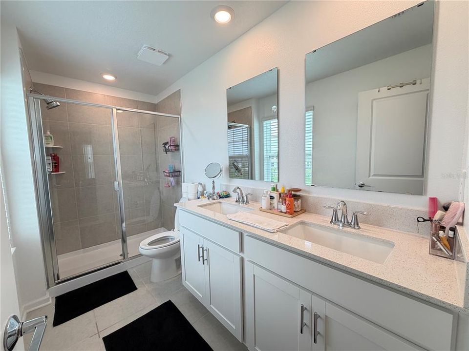 For Rent: $2,350 (3 beds, 2 baths, 1755 Square Feet)
