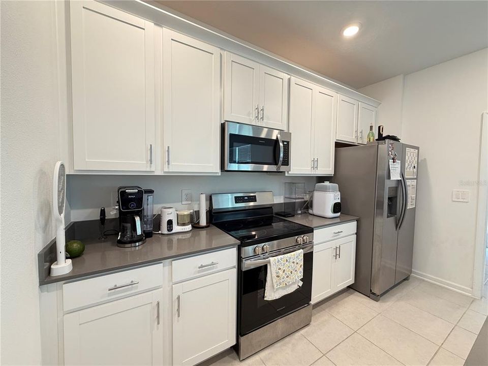 For Rent: $2,350 (3 beds, 2 baths, 1755 Square Feet)