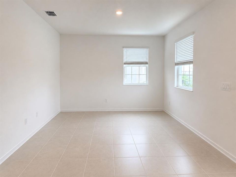 For Rent: $2,350 (3 beds, 2 baths, 1755 Square Feet)