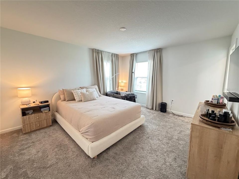 For Rent: $2,350 (3 beds, 2 baths, 1755 Square Feet)