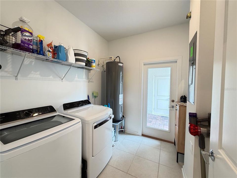 For Rent: $2,350 (3 beds, 2 baths, 1755 Square Feet)