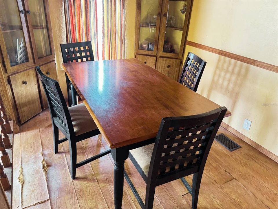 For Sale: $120,000 (2 beds, 1 baths, 1196 Square Feet)