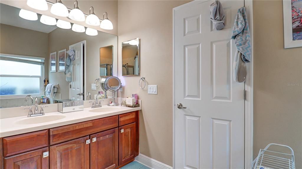 For Sale: $599,990 (5 beds, 3 baths, 3208 Square Feet)