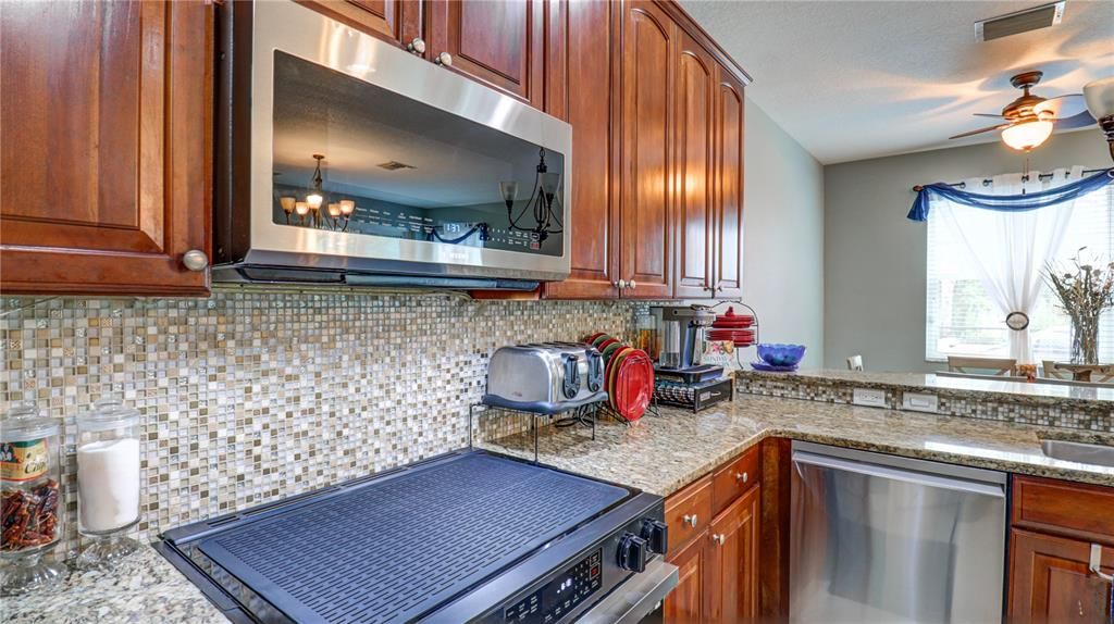 For Sale: $599,990 (5 beds, 3 baths, 3208 Square Feet)