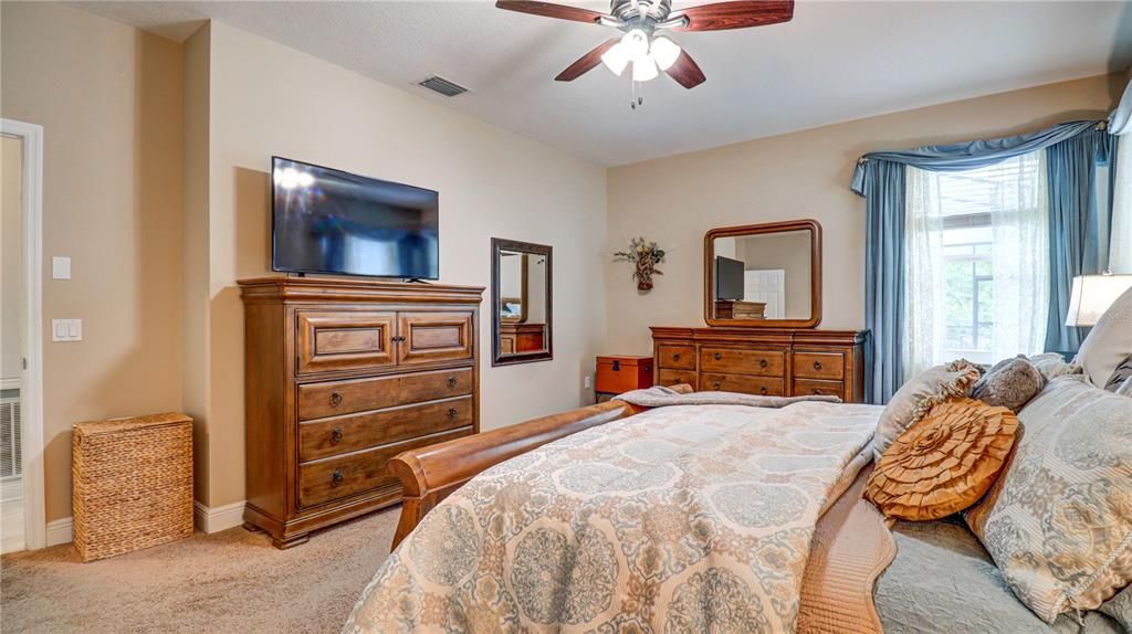 For Sale: $599,990 (5 beds, 3 baths, 3208 Square Feet)