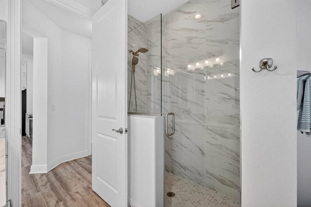 En Venta: $499,990 (3 camas, 2 baños, 2215 Pies cuadrados)