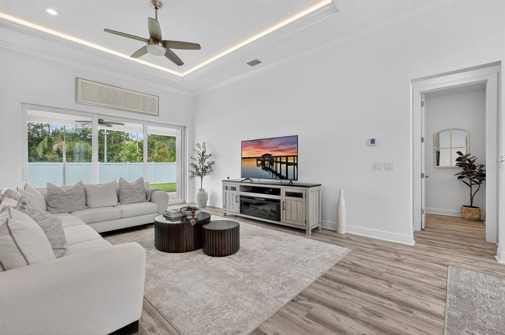 En Venta: $499,990 (3 camas, 2 baños, 2215 Pies cuadrados)