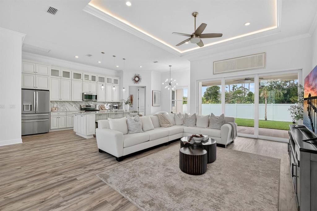 En Venta: $499,990 (3 camas, 2 baños, 2215 Pies cuadrados)