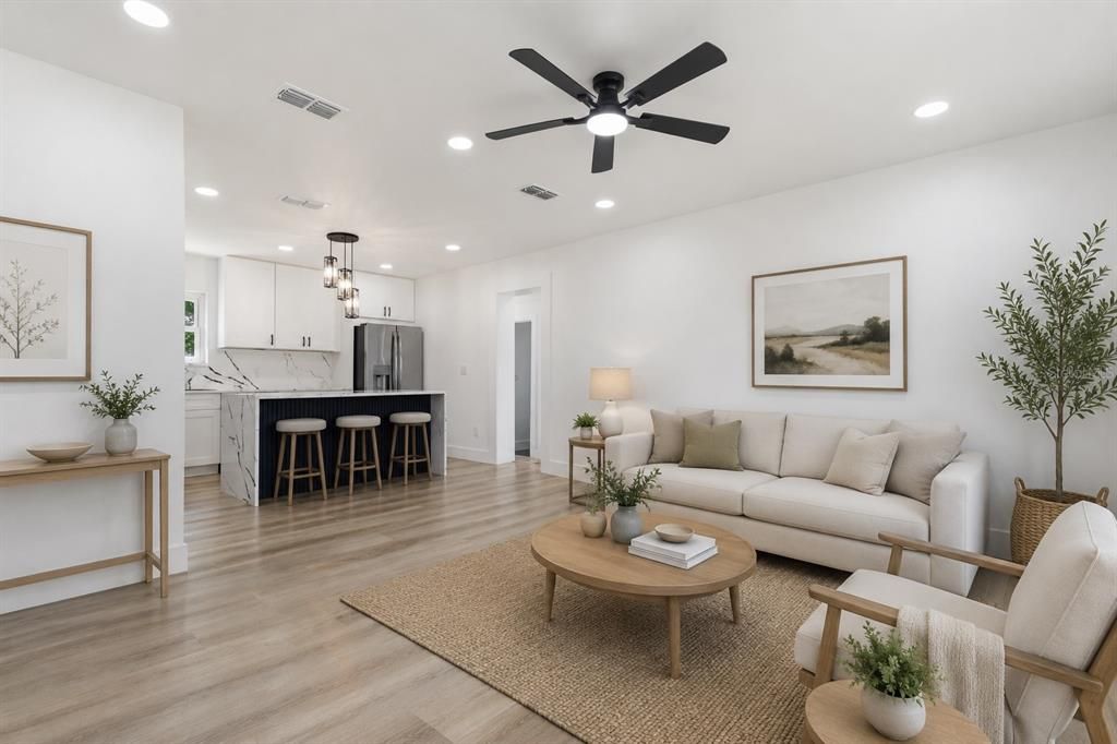 For Sale: $419,900 (3 beds, 3 baths, 1212 Square Feet)
