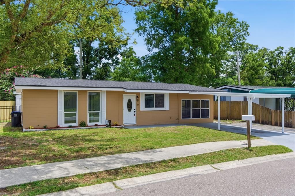For Sale: $419,900 (3 beds, 3 baths, 1212 Square Feet)
