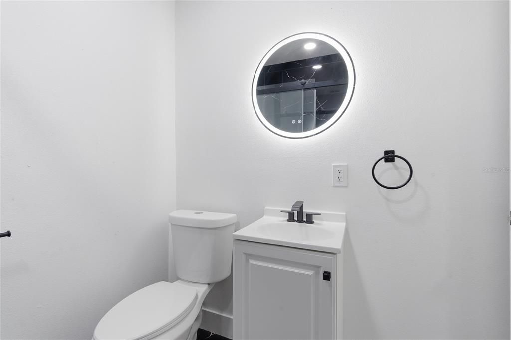 For Sale: $419,900 (3 beds, 3 baths, 1212 Square Feet)