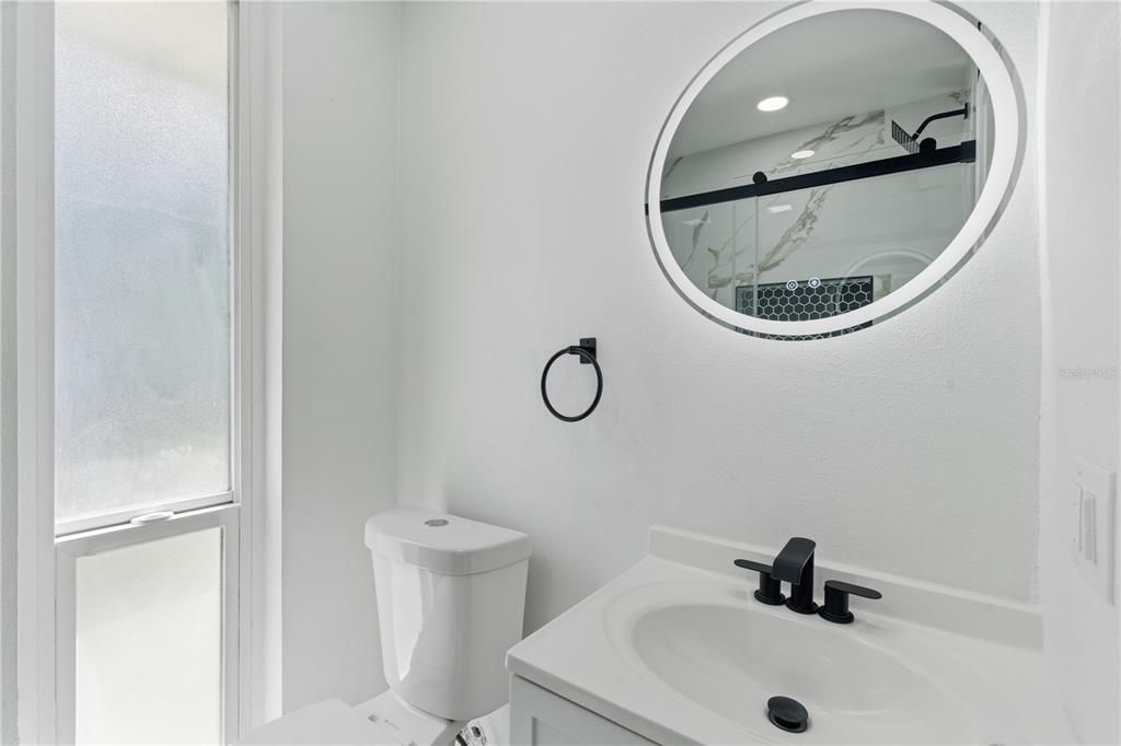 For Sale: $419,900 (3 beds, 3 baths, 1212 Square Feet)