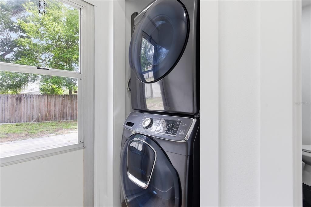 For Sale: $419,900 (3 beds, 3 baths, 1212 Square Feet)