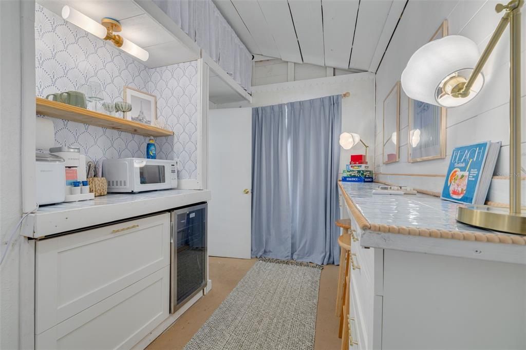На продажу: $399,000 (2 спален, 1 ванн, 945 Квадратных фут)