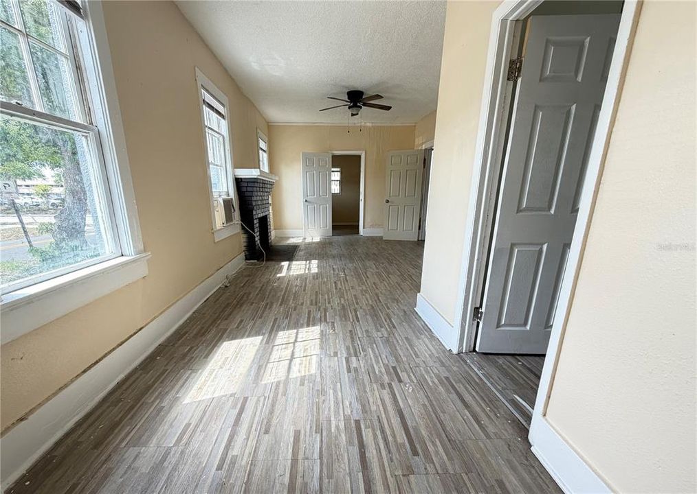 For Sale: $265,000 (6 beds, 3 baths, 2102 Square Feet)