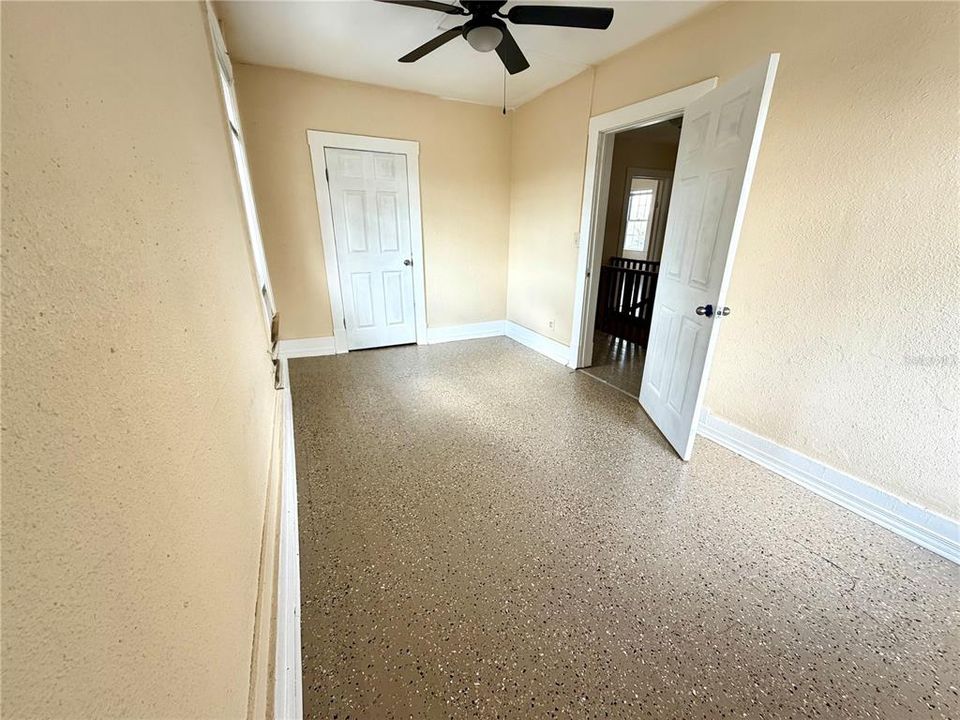 For Sale: $265,000 (6 beds, 3 baths, 2102 Square Feet)