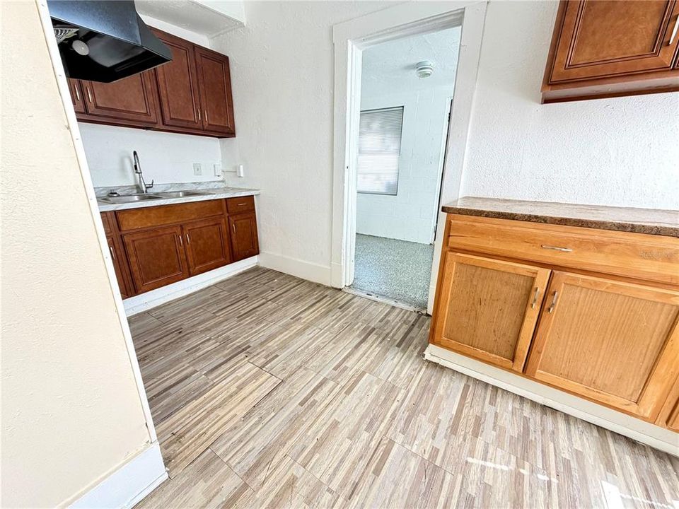 For Sale: $265,000 (6 beds, 3 baths, 2102 Square Feet)