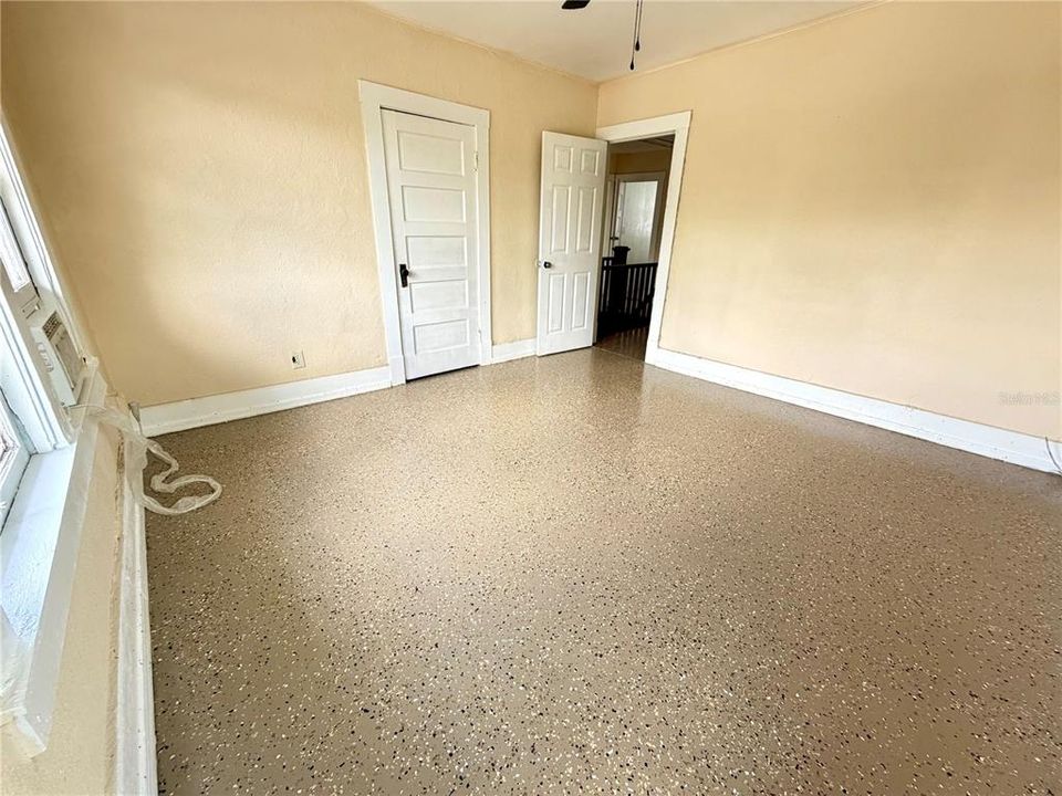 For Sale: $265,000 (6 beds, 3 baths, 2102 Square Feet)