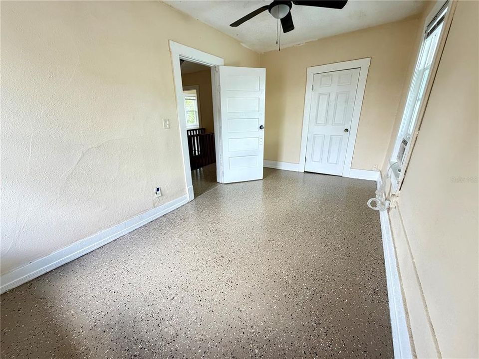 For Sale: $265,000 (6 beds, 3 baths, 2102 Square Feet)
