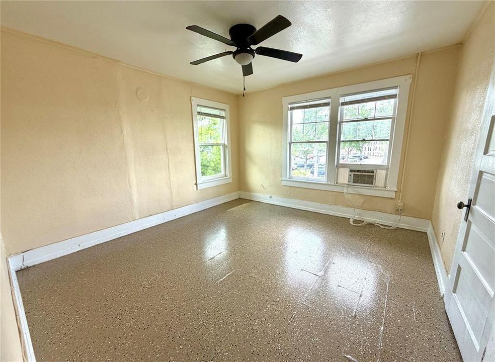 For Sale: $265,000 (6 beds, 3 baths, 2102 Square Feet)