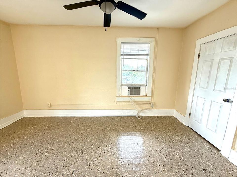 For Sale: $265,000 (6 beds, 3 baths, 2102 Square Feet)