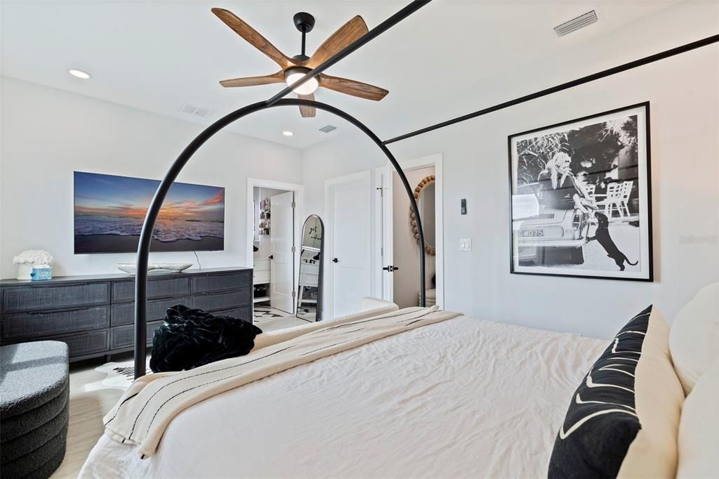 For Sale: $689,000 (4 beds, 3 baths, 2038 Square Feet)