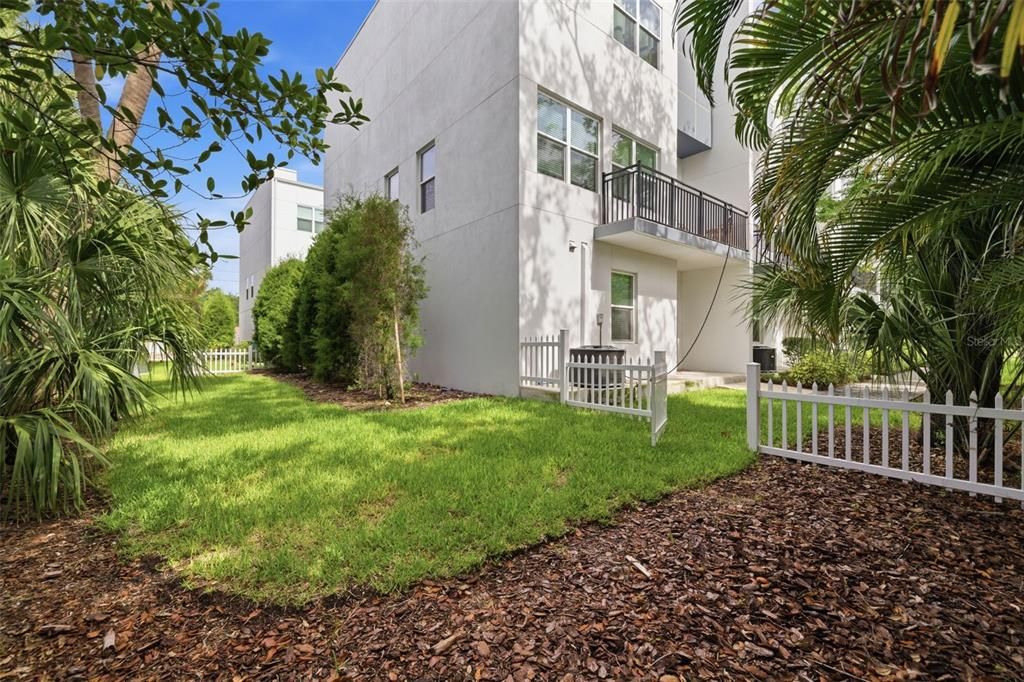 For Sale: $689,000 (4 beds, 3 baths, 2038 Square Feet)