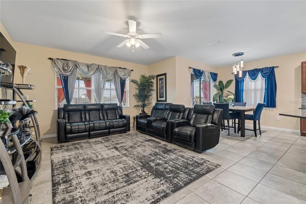 En Venta: $499,990 (5 camas, 3 baños, 2980 Pies cuadrados)