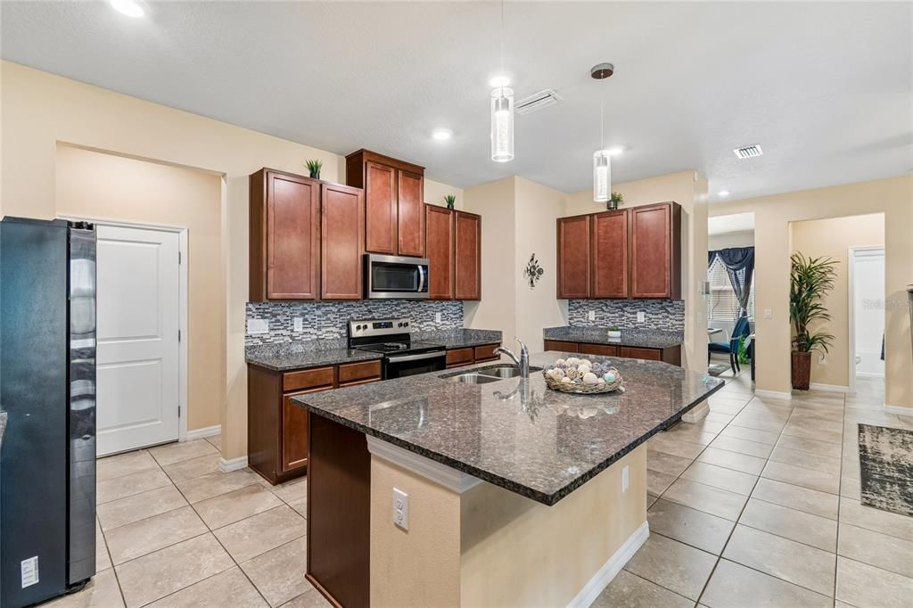 En Venta: $499,990 (5 camas, 3 baños, 2980 Pies cuadrados)