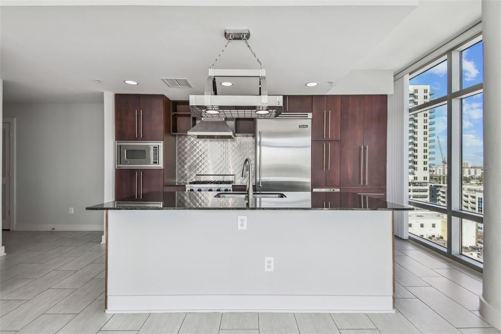 For Rent: $3,300 (2 beds, 2 baths, 1229 Square Feet)