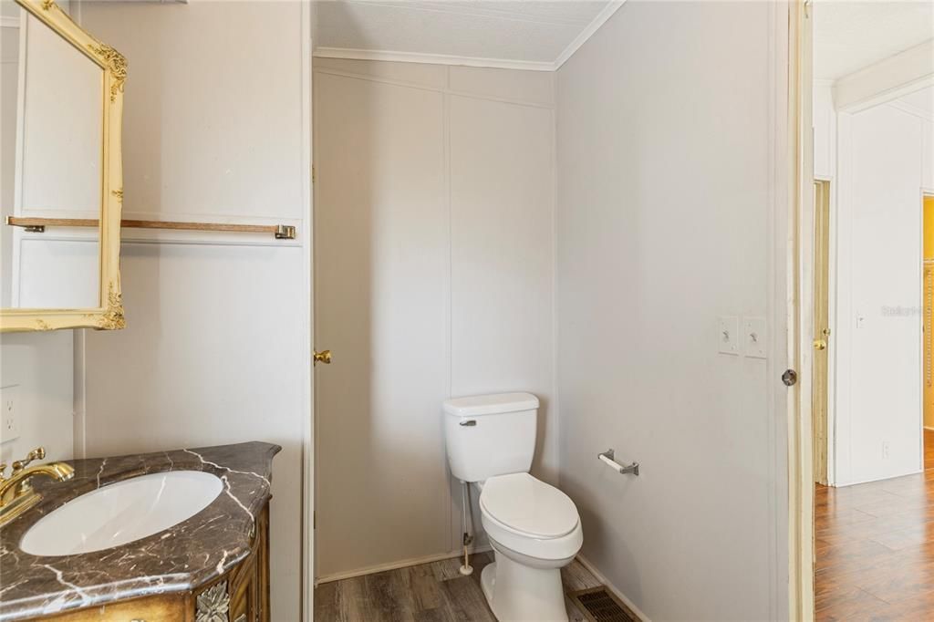 На продажу: $150,000 (2 спален, 2 ванн, 1248 Квадратных фут)