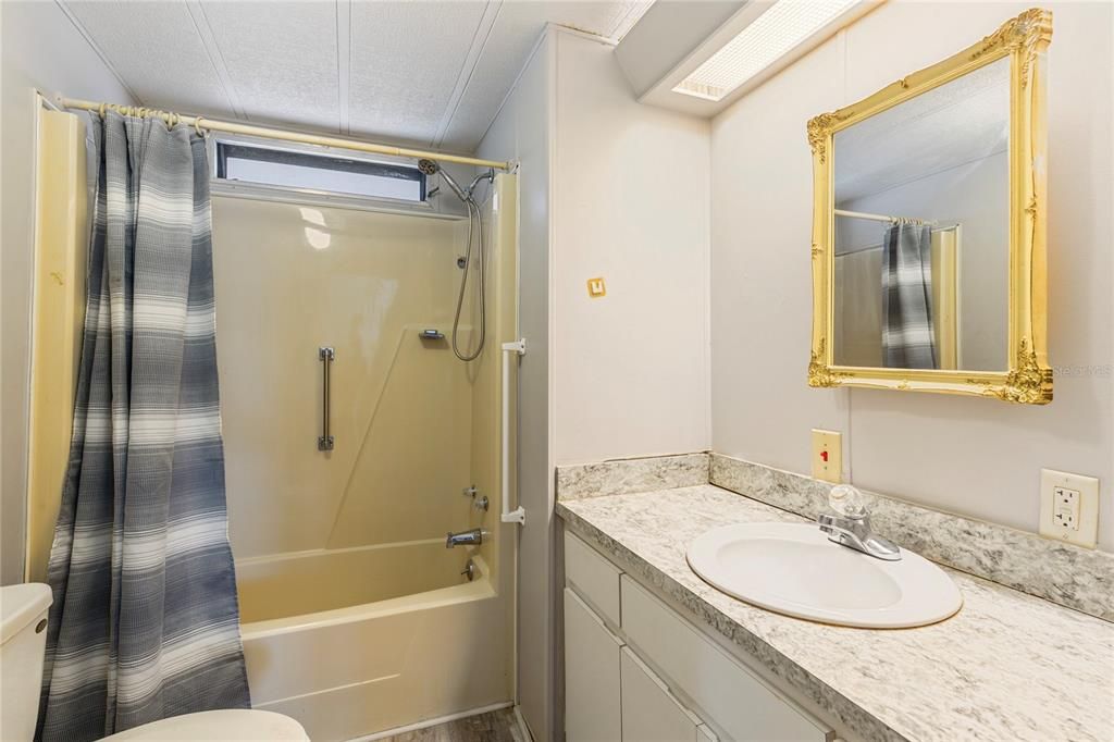 На продажу: $150,000 (2 спален, 2 ванн, 1248 Квадратных фут)